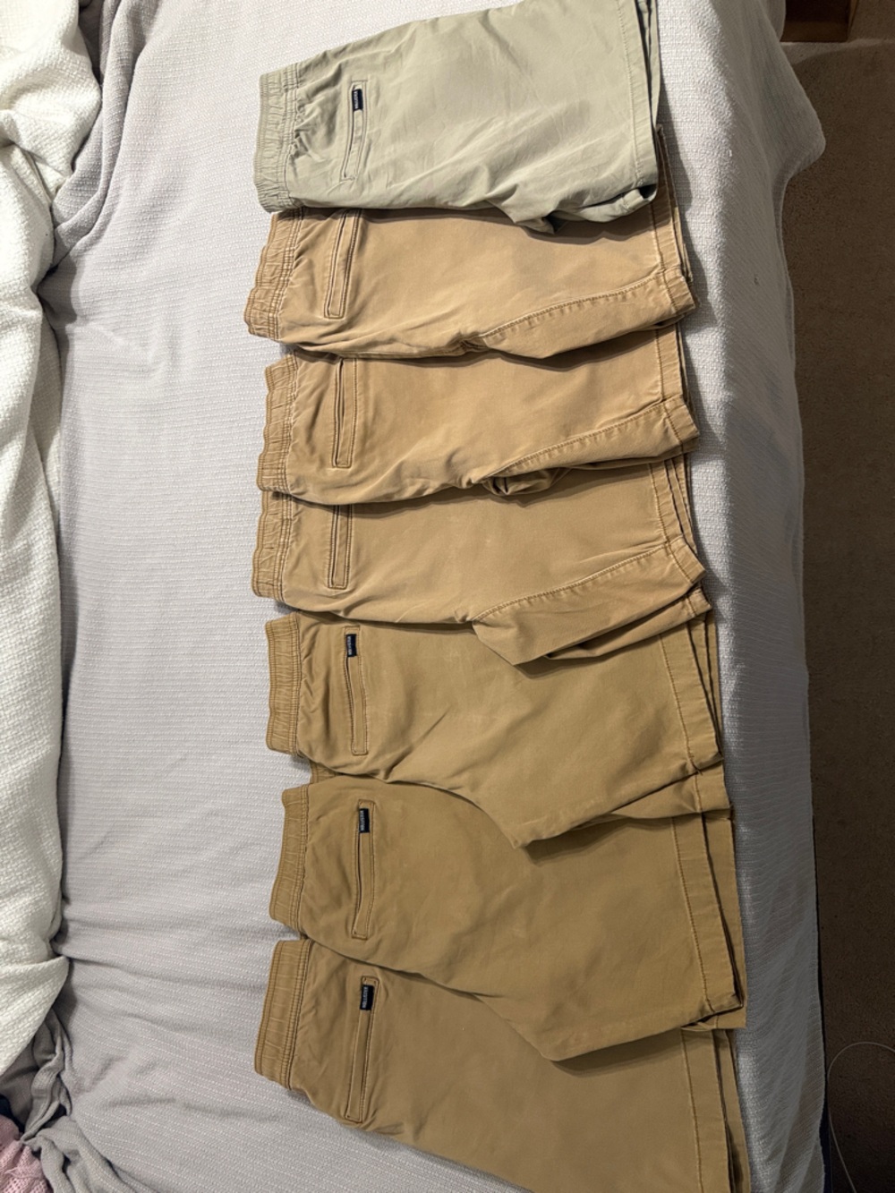 Hollister Men’s Drawstring Chino Shorts in Khaki & Stone